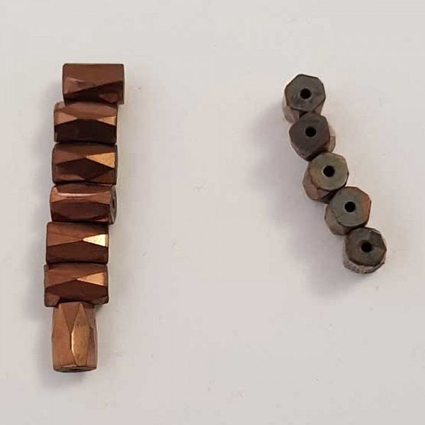 10 Perles H&eacute;matite Magn&eacute;tiques Cylindre Facett&eacute; 6 x 8 mm N&deg;03