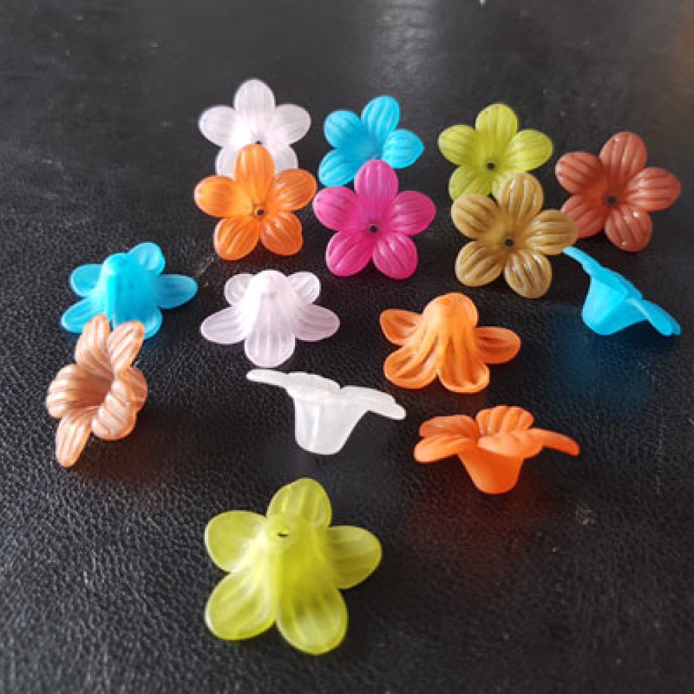 15 sorterade blommor med penséer