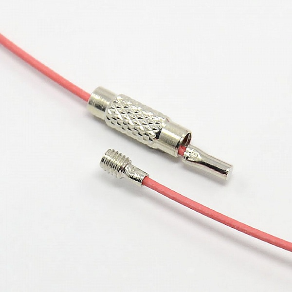 1 halsband styv rosa kabeltr&aring;d med skruvl&aring;s N&deg;01