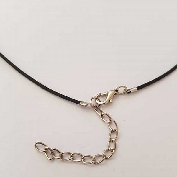 1 halsband 48 cm rund pvc 1.5 mm med karbinl&aring;s