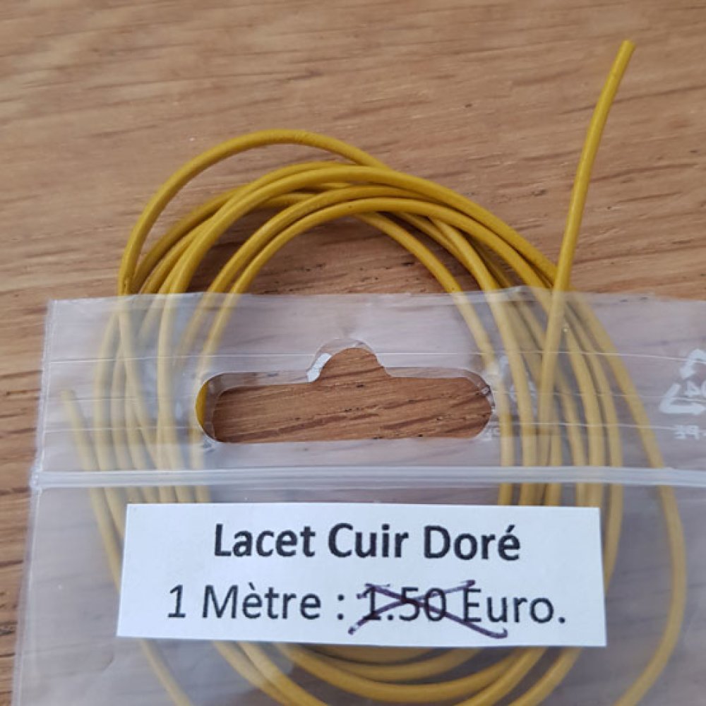 1 meter Slätt läder runt snöre Guld 1 mm