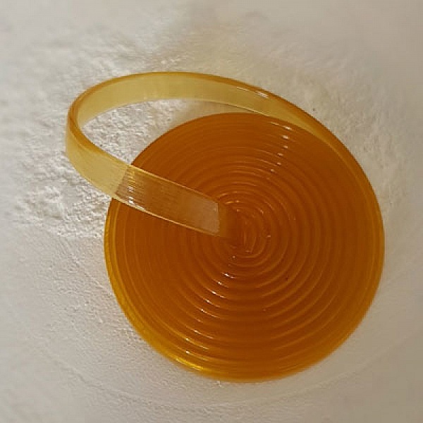 1 meter Pvc Flat Cord 5,8 x 1,9 mm M&ouml;rkgul genomskinlig