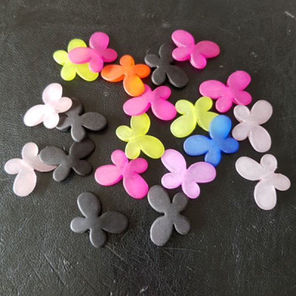 20 Lucite fj&auml;rilar sm&aring; sorterade