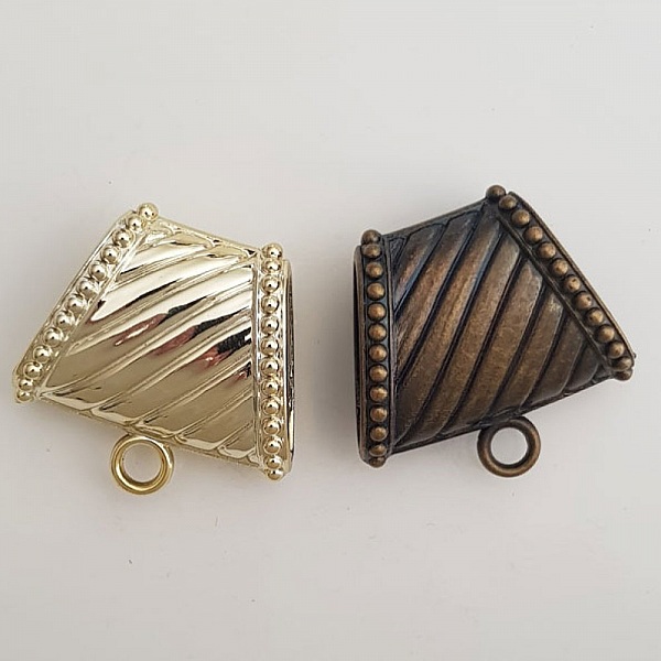 2 halsduksslingor N&deg;66.