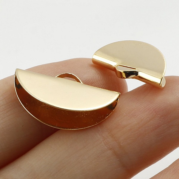 2 guldpl&auml;terade halvm&aring;neformade crimps 15 x 09 mm