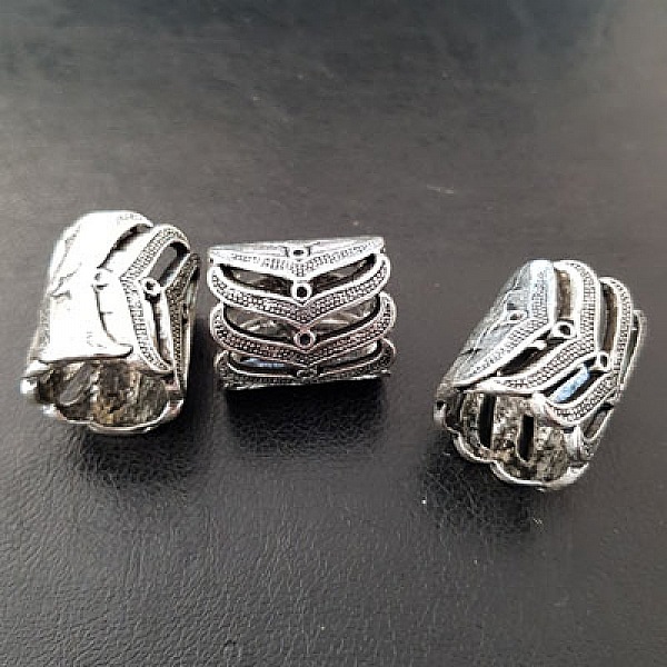 3 halsduksslingor N&deg;47