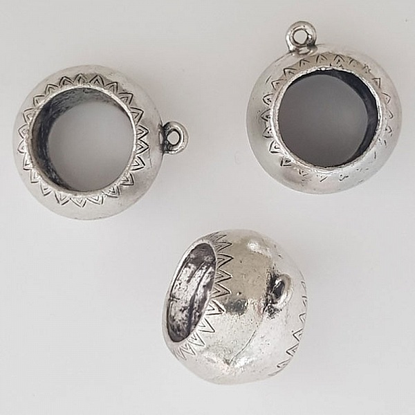 3 halsduksslingor N&deg;61