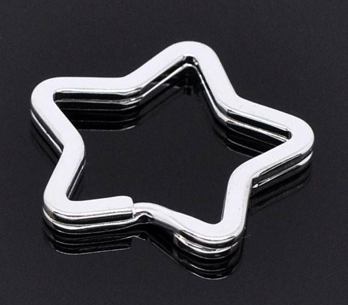 Stj&auml;rnformad nyckelring 34 x 33 mm