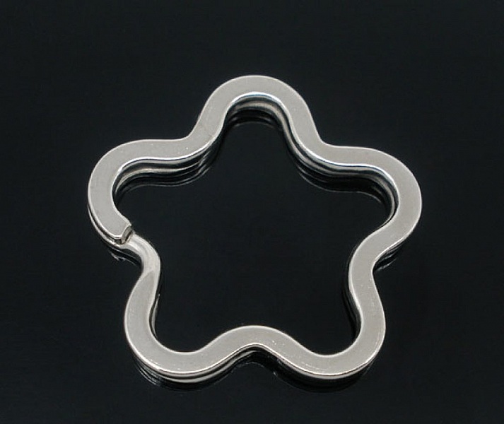 Blomsterformad nyckelring 34 x 35 mm