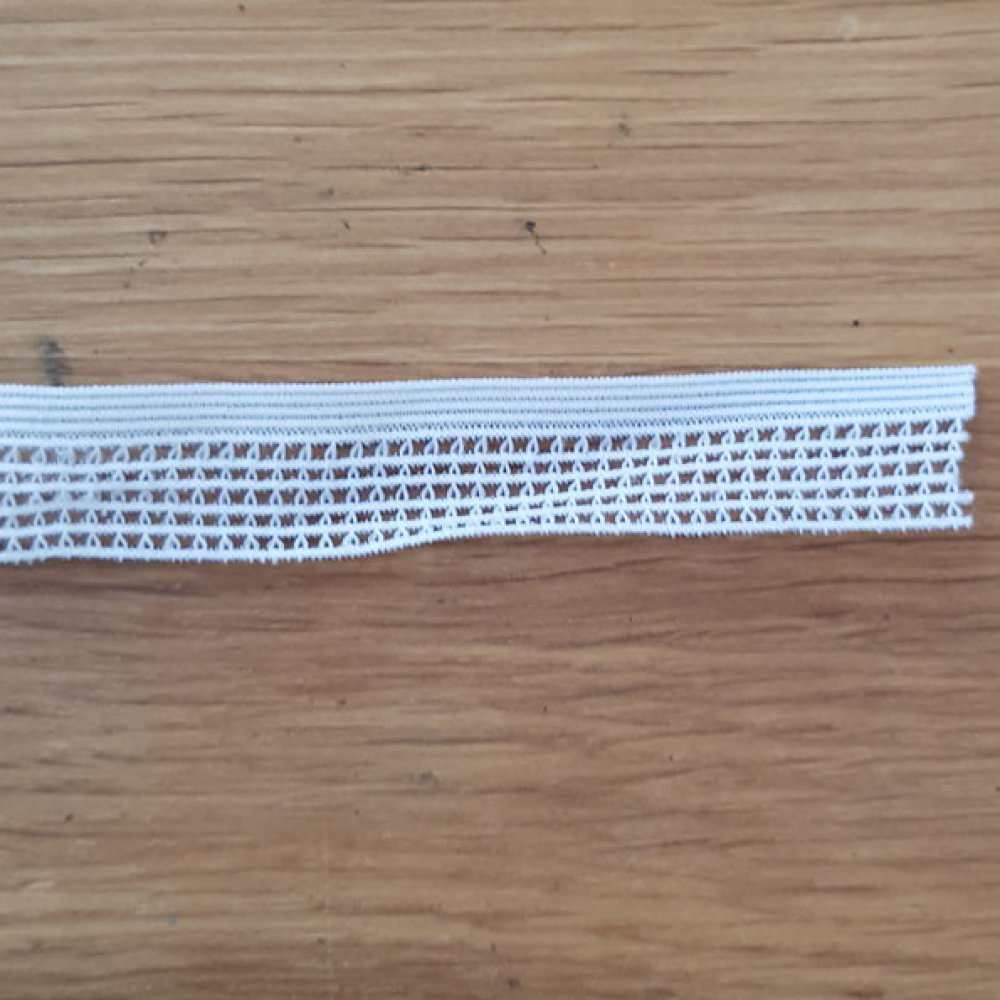 Metervis Fancy vit elastisk elastisk 15 mm.