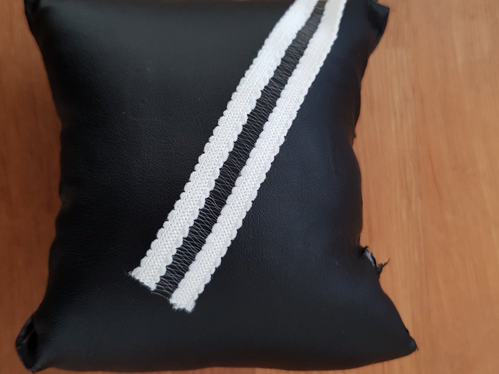 Metervis Fancy vit resår 15 mm 02