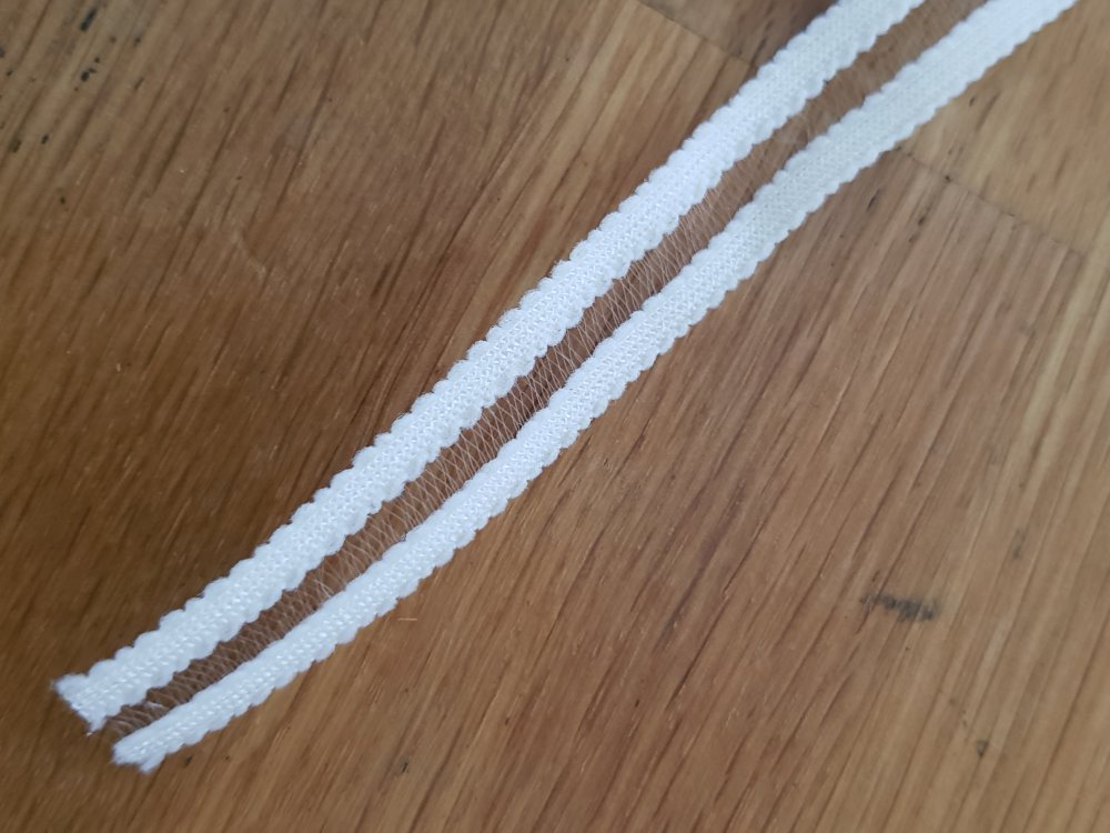 Metervis Fancy vit resår 15 mm 02