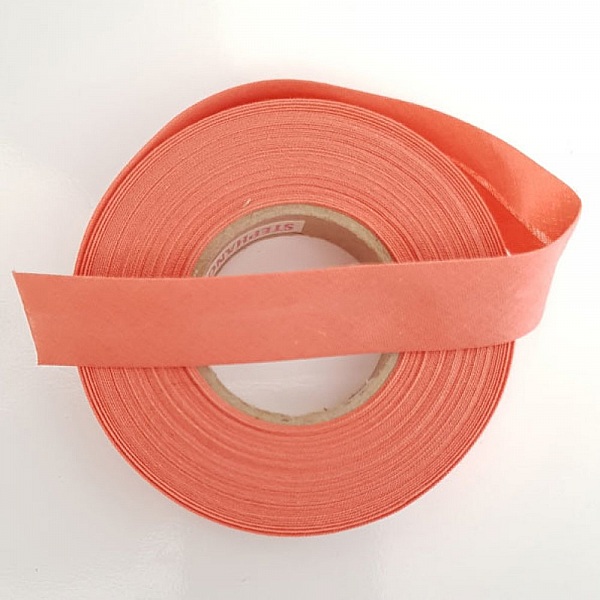 Alla textilier med sl&auml;t tv&auml;rg&aring;ende riktning 1 meter hals 113