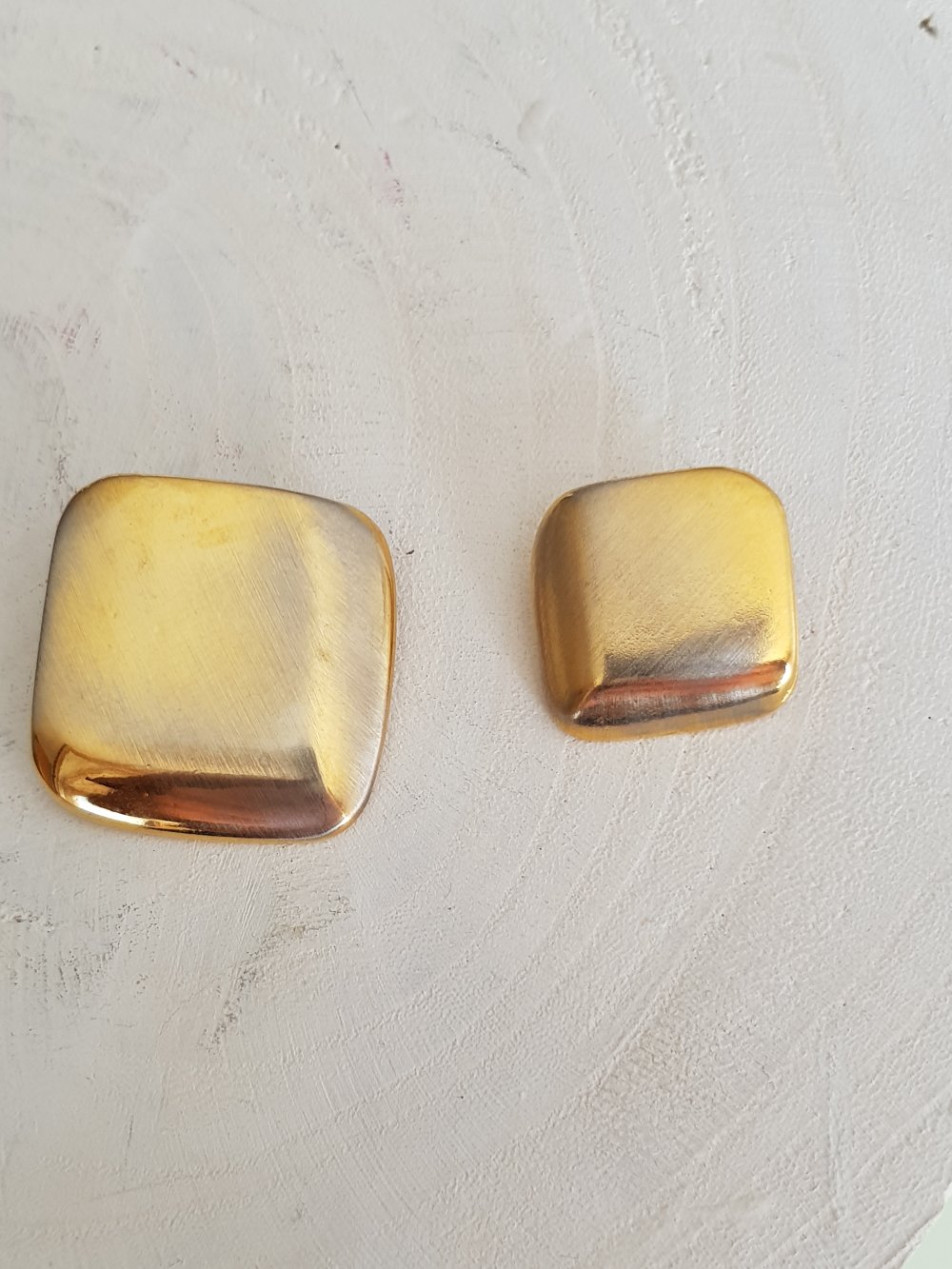 22 mm fyrkantig guldknapp N°08