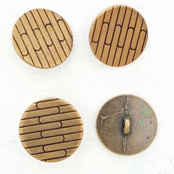 21 mm guldknapp N&deg;17 rund