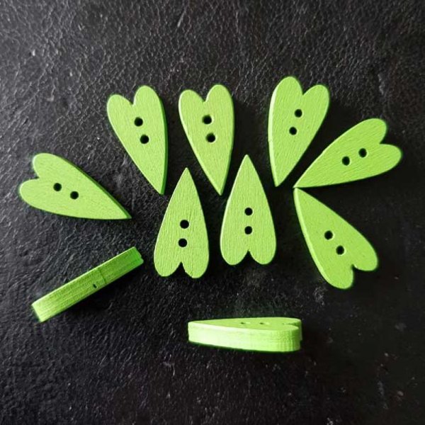 Tr&auml;knapp, gr&ouml;nt hj&auml;rta N&deg;02-05