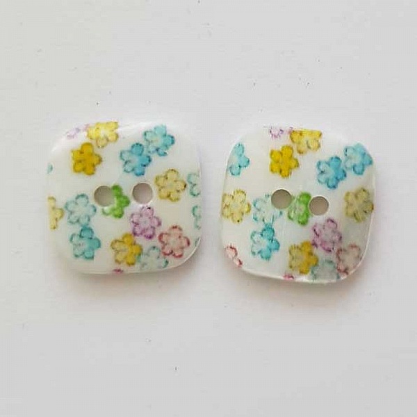 Bouton fantaisie Carr&eacute; &agrave; fleurs 14 mm N&deg;07