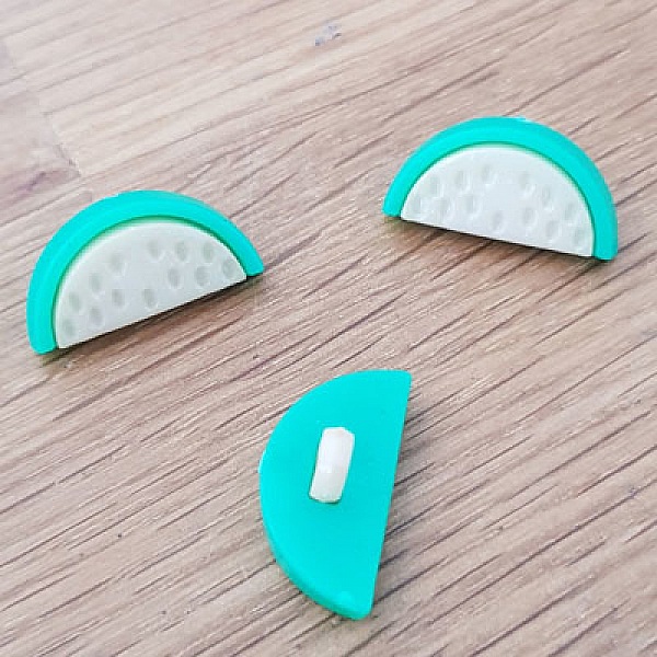 Knapp med vattenmelonm&ouml;nster f&ouml;r barn nr 02 vit