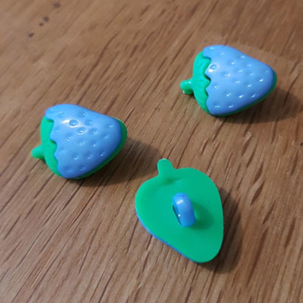 Fancy knappar, barn, bebisar Jordgubbsmönster N°10 grönt och blått pastell