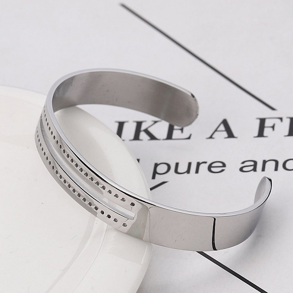 Rostfritt st&aring;l 10 mm halv&ouml;ppet armband N&deg;07