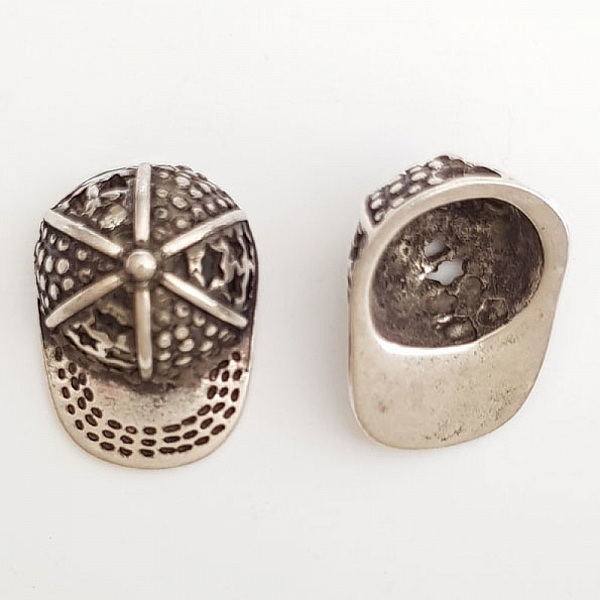 Hat Charm N&deg;07 i zamak