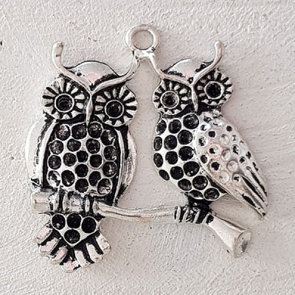 Uggla charm N&deg;08