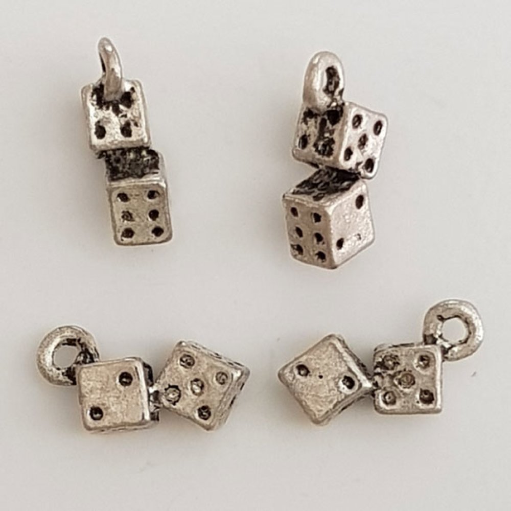 Spelande tärningar charm silver
