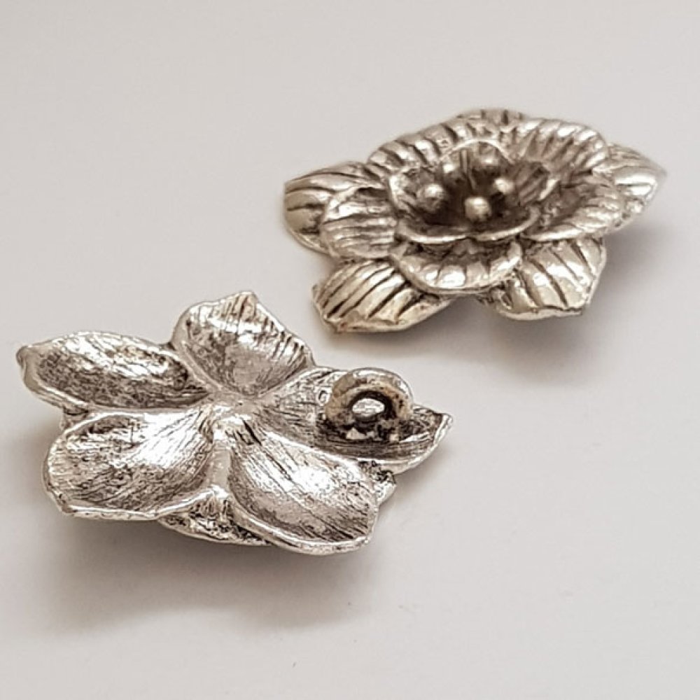 Charm blomma metall N°013 silver