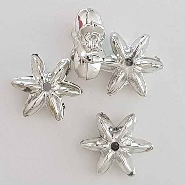 Charm blomma metall N&deg;110 Silver