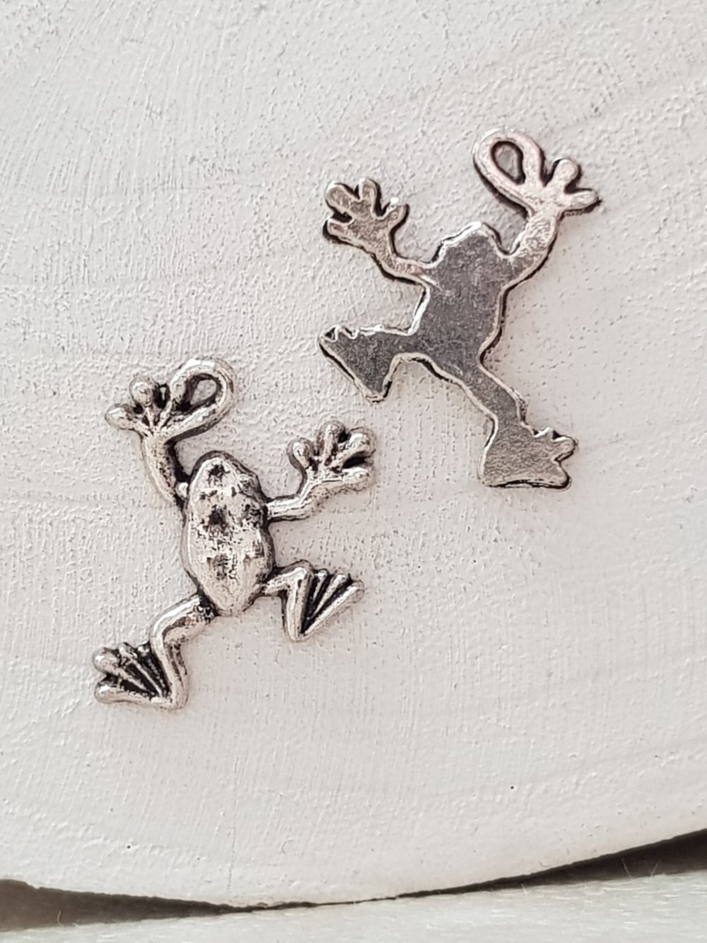 Groda charm N°01