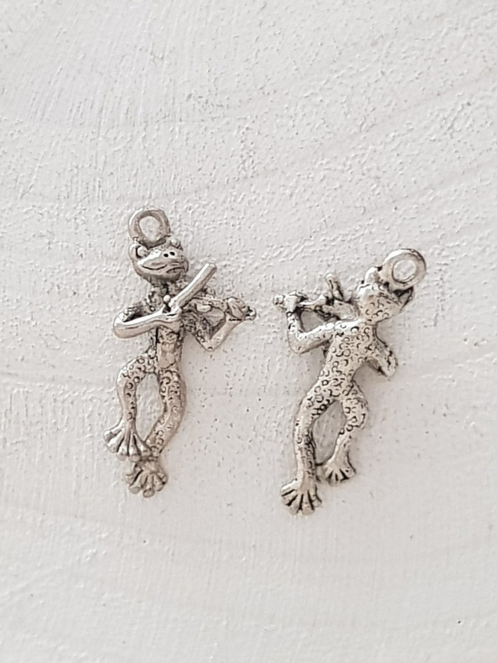 Groda charm N&deg;05