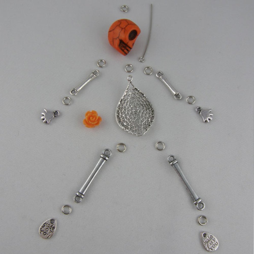 Hand charm "MADE "N°05 Silver