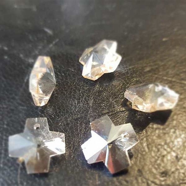 Glas facetterad blomma charm N&deg;01-01