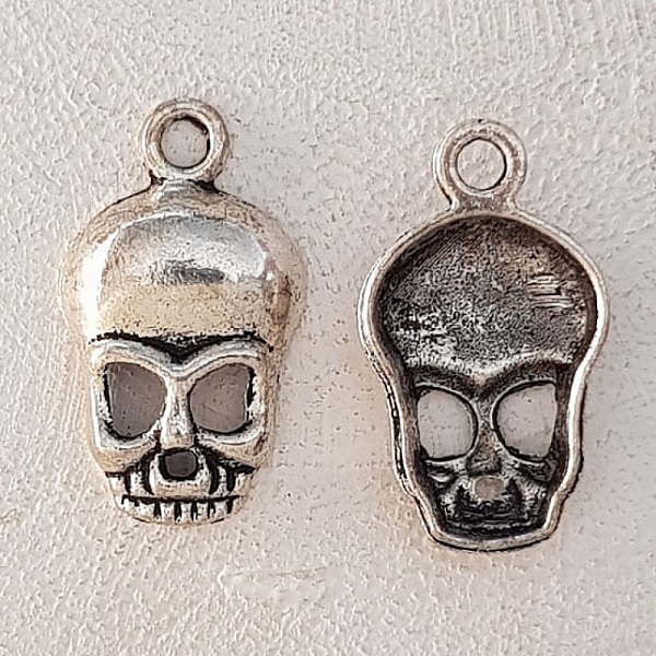 Skull och korsben charm N&deg;06