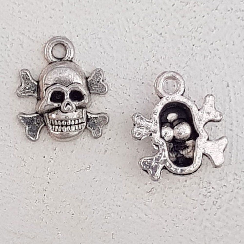 Skull och korsben charm N°15