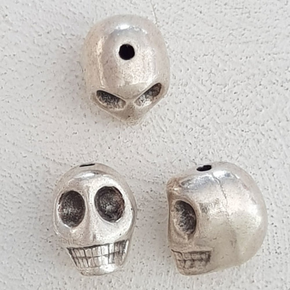 Skull och korsben charm N°24