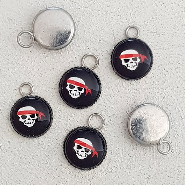 Skull och korsben charm N&deg;31