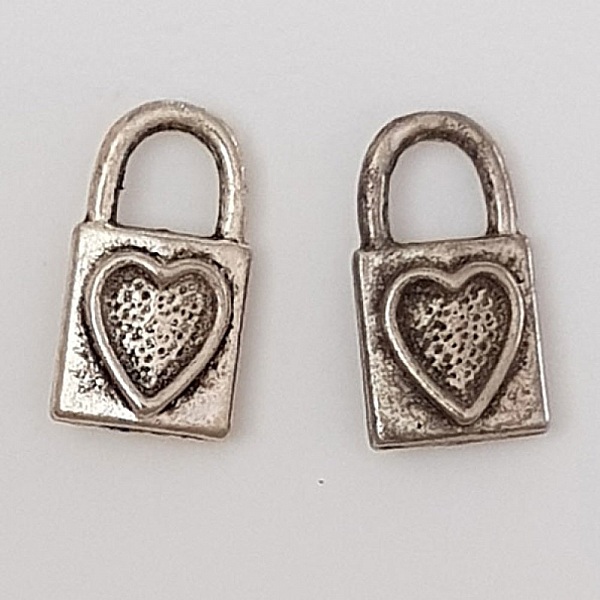 Charm h&auml;ngl&aring;s l&aring;s N&deg;04