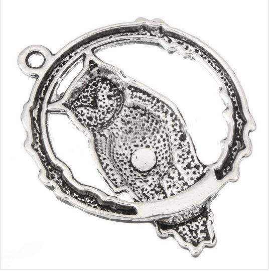 Uggla charm N°02 Uggla hängande 