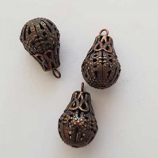 Openwork droppe charm N&deg;02-04