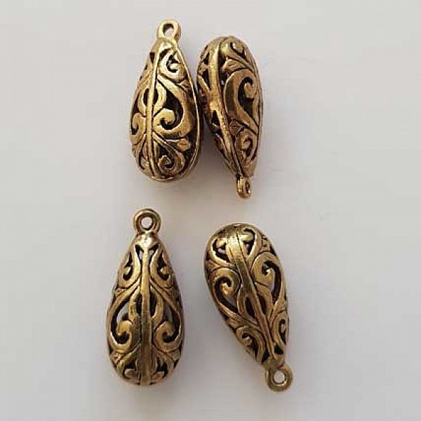 Openwork droppe charm N&deg;03-02
