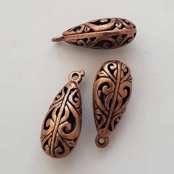 Openwork droppe charm N&deg;03-04