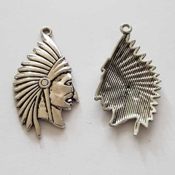 Breloque indien personnage N&deg;02 40 mm