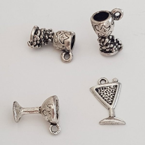 Glas berlocker N&deg;03 Lot av 4 stycken.