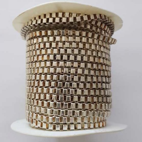 Kedja 4 mm fyrkantig maskor Silver