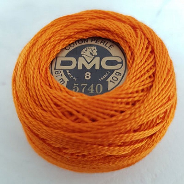 Broderi bomullsp&auml;rlor p&aring; en spole, DMC nr 8 - 10 g