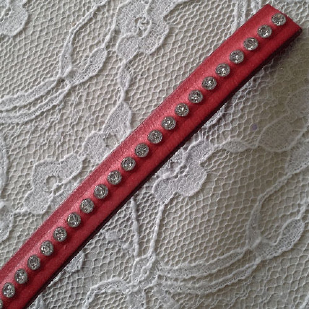 Läder B-Röd 10 mm Swarovski Strass per 20 cm