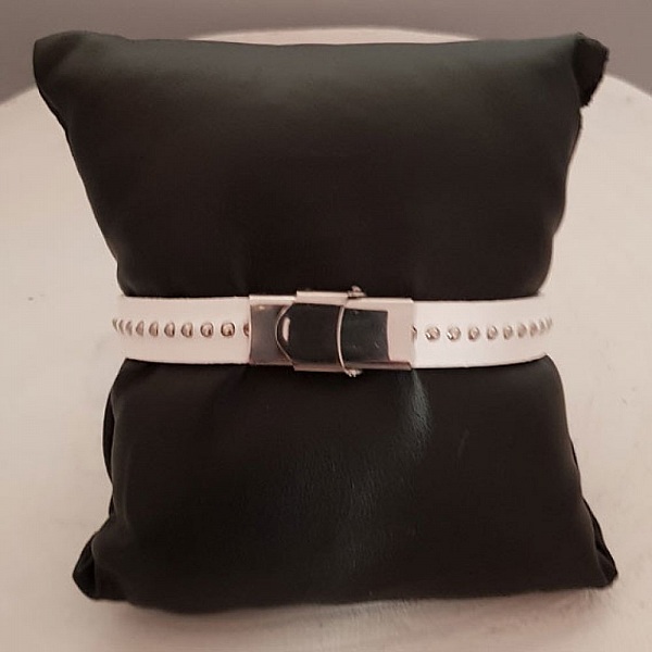 L&auml;der 10 mm r&ouml;d kula med nickelfri kedja per 20 cm