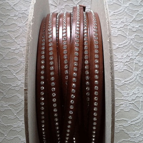 Bruno 10 mm l&auml;der Swarovski strass per 20 cm