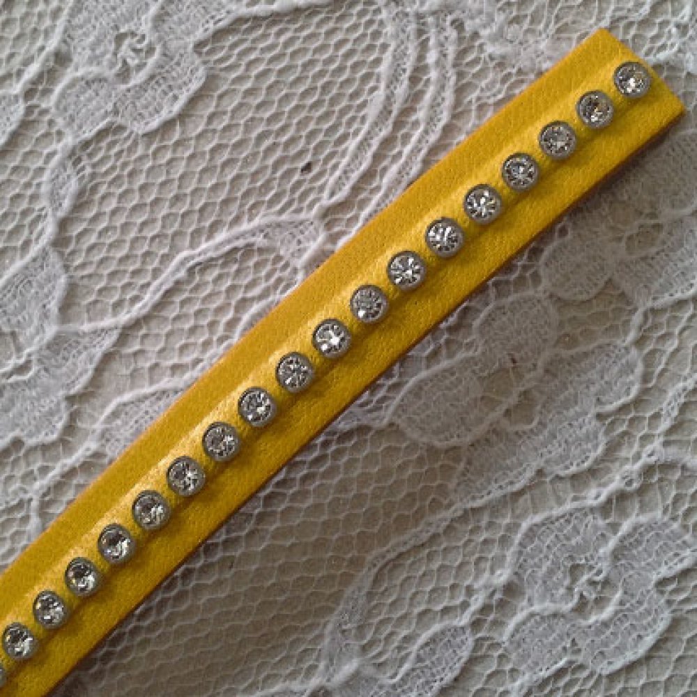 10 mm gul läder Swarovski Strass per 20 cm